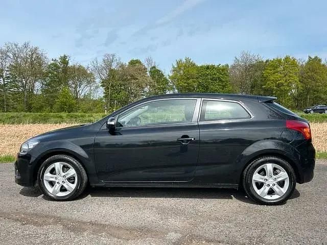 Usata Kia Ceed 125 CV (91 kW) 2011 Nero Utilitaria