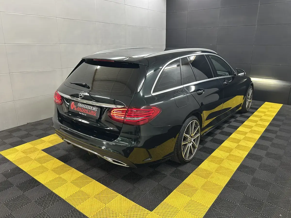 Gebraucht Mercedes C220 AMG line 195 PS (143 kW) 2018 Smaragdgruen  metalliclack Kombi