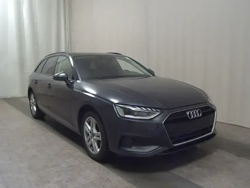 Gebraucht Audi A4 Ambiente 163 PS (119 kW) 2023 Grau Kombi