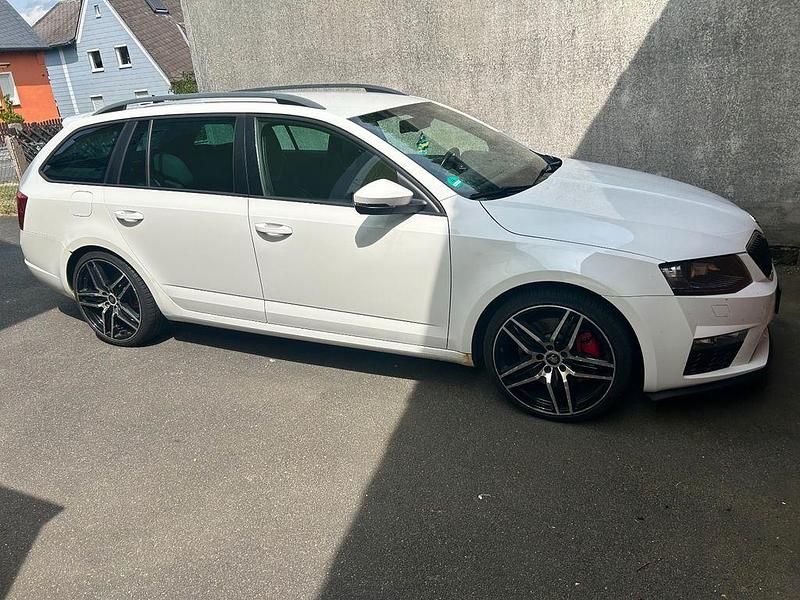 Weiß Gebraucht 2014 Skoda Octavia RS Kombi | 8.500 € (Superpreis) - Bild 1/4