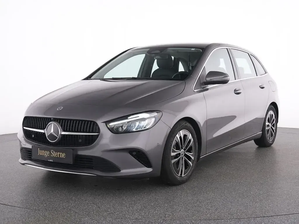 Gebraucht Mercedes B200 Progressive 150 PS (110 kW) 2024 Grau Van / Kleinbus