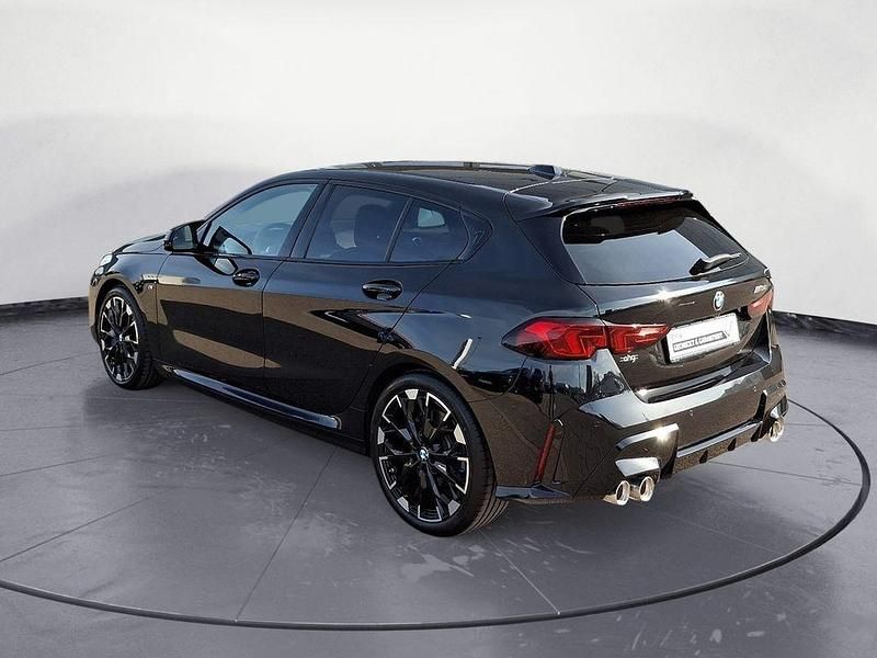 Gebraucht BMW M135 Performance 300 PS (220 kW) 2025 Schwarz Kleinwagen