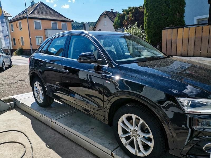 Gebraucht Audi Q3 S-Line 177 PS (130 kW) 2015 Schwarz SUV