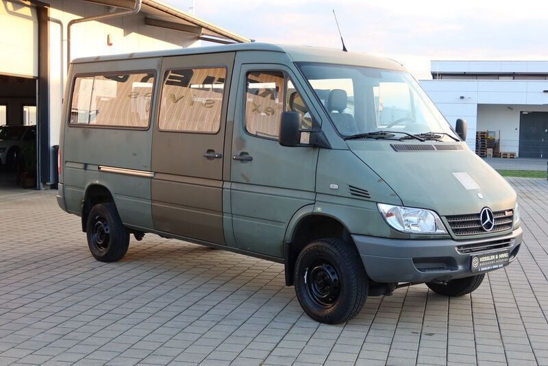 Używany Mercedes Sprinter 129 KM (94 kW) 2004 Zielony Van