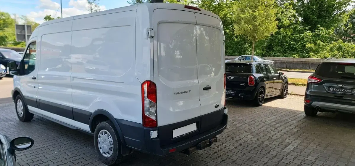 Gebraucht Ford Transit 131 PS (96 kW) 2018 Weiß Van / Kleinbus