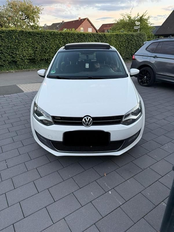Weiß Gebraucht 2012 VW Polo Highline Kleinwagen | 5.450 € - Bild 1/4