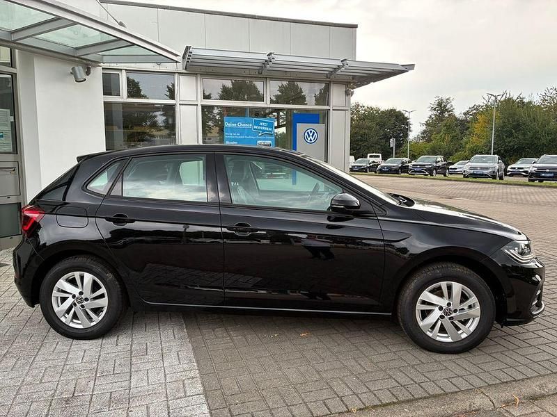 Gebraucht VW Polo Style 95 PS (69 kW) 2025 Schwarz Limousine