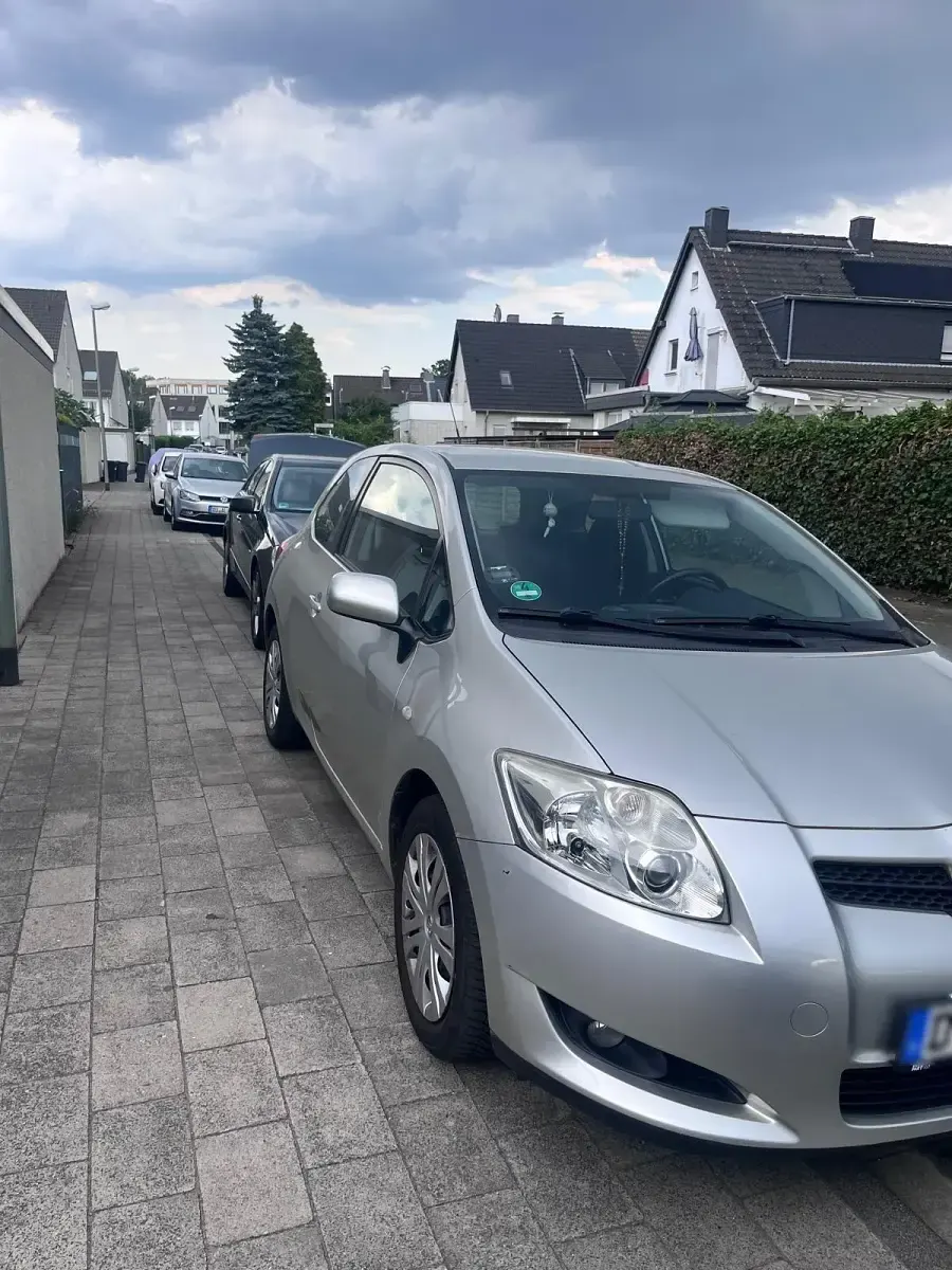 Gebraucht Toyota Auris 124 PS (91 kW) 2008 Grau Kleinwagen