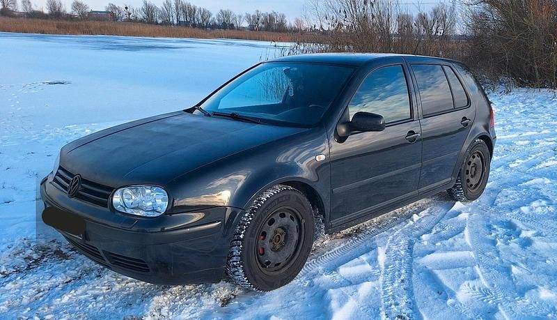 Schwarz Gebraucht 1999 VW Golf IV Kleinwagen | 1.000 € (Guter Preis) - Bild 1/2
