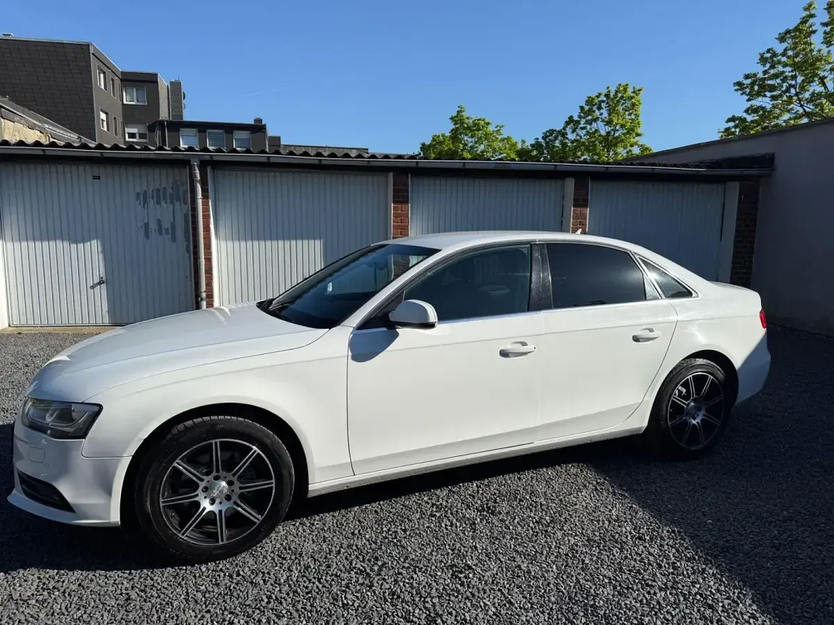 Gebraucht Audi A4 Ambiente 204 PS (150 kW) 2014 Weiß Limousine