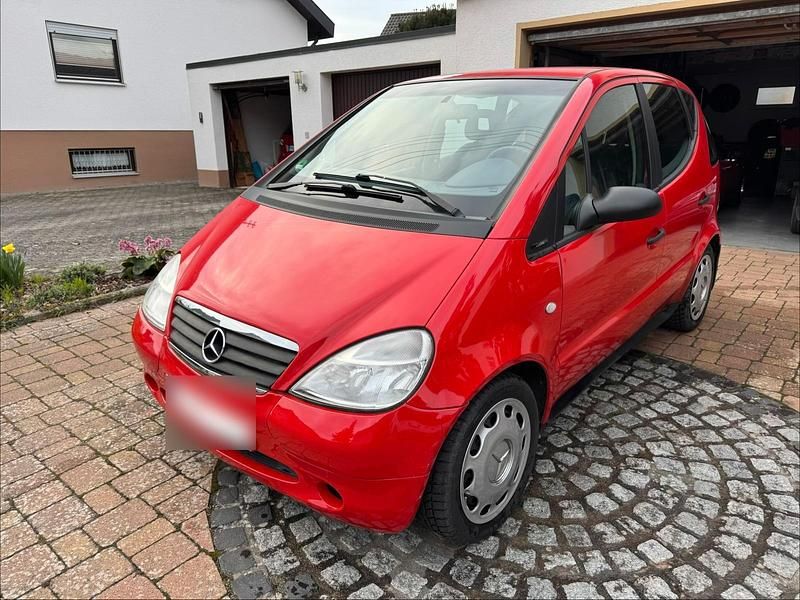 Gebraucht Mercedes A140 82 PS (60 kW) 1998 Rot Kleinwagen