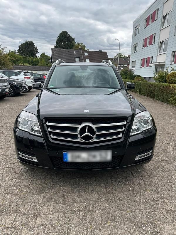 Schwarz Gebraucht 2010 Mercedes GLK350 SUV | 12.000 € - Bild 1/4