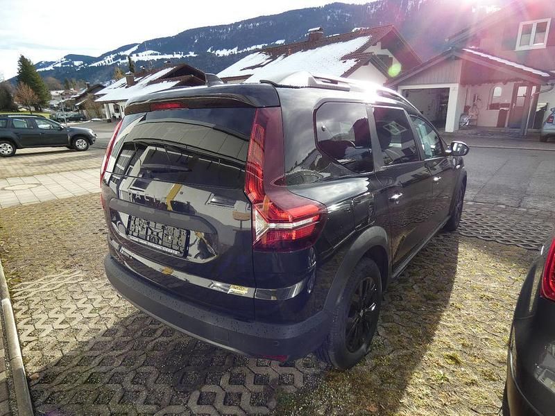 Gebraucht Dacia Jogger Extreme 110 PS (80 kW) 2022 Perlmutt schwarz / kupfer Van / Kleinbus