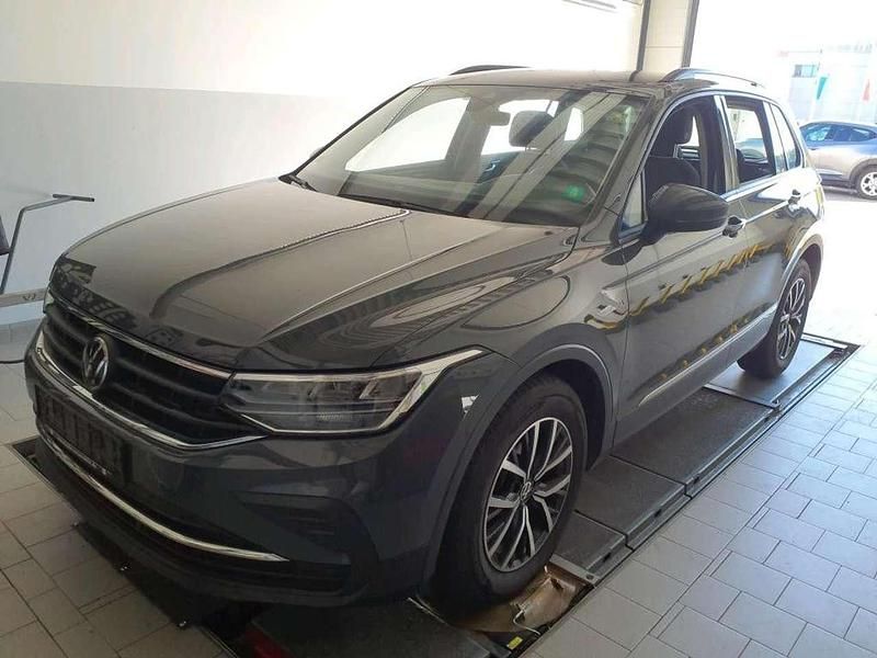 Gebraucht VW Tiguan Life 150 PS (110 kW) 2022 Grau SUV