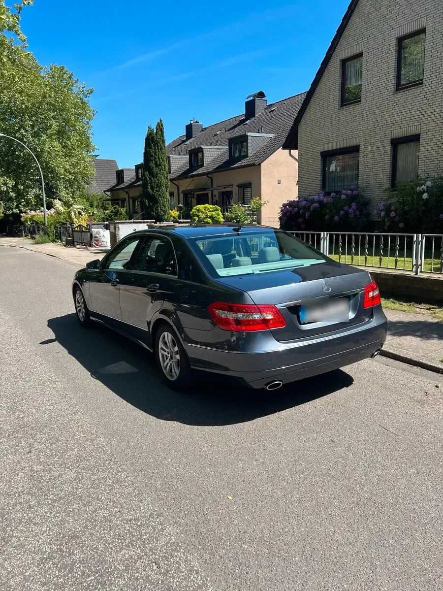 Gebraucht Mercedes E350 Elegance 292 PS (214 kW) 2010 Grau Limousine
