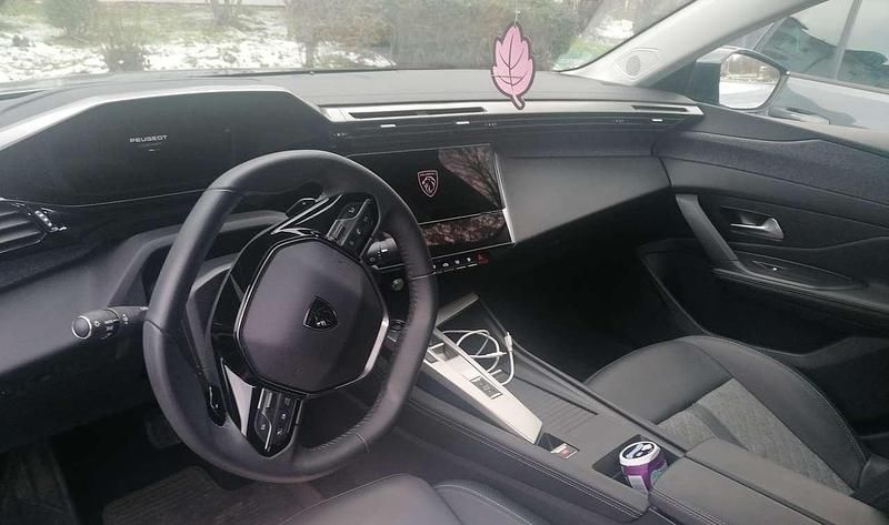 Gebraucht Peugeot 408 Allure 131 PS (96 kW) 2023 Grau Kleinwagen