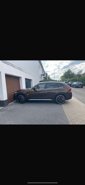 Gebraucht BMW X1 258 PS (189 kW) 2009 Braun SUV
