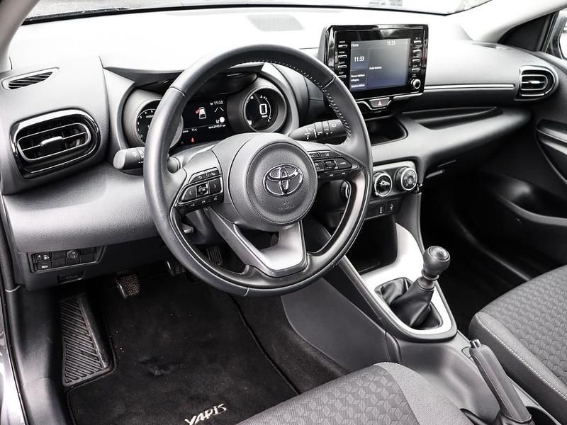 Gebraucht Toyota Yaris Team 125 PS (91 kW) 2023 Grau Kleinwagen