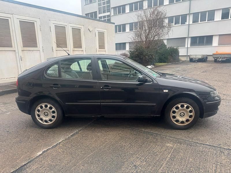 Gebraucht Seat Leon 101 PS (74 kW) 2000 Schwarz Kleinwagen