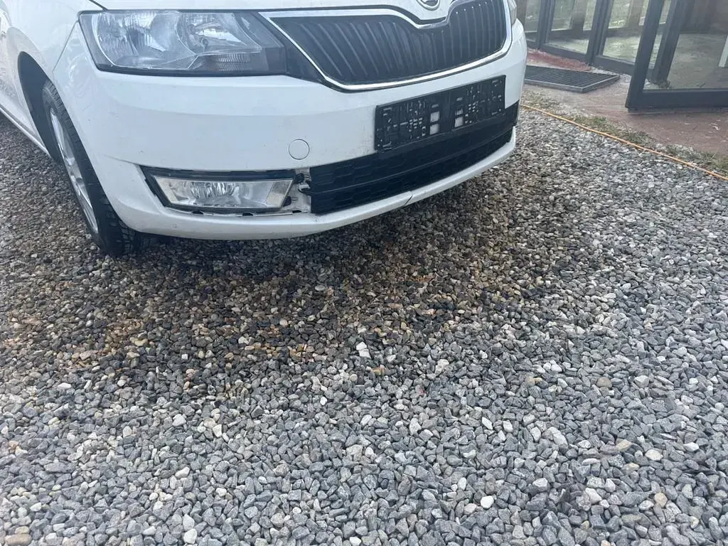 Gebraucht Skoda Rapid Active 75 PS (55 kW) 2014 Weiß Kleinwagen