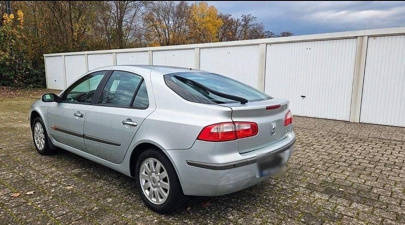 Gebraucht Renault Laguna II Initiale 120 PS (88 kW) 2001 Silber Limousine