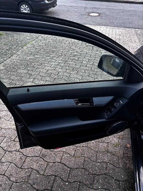 Gebraucht Mercedes C350 224 PS (164 kW) 2009 Schwarz Kombi