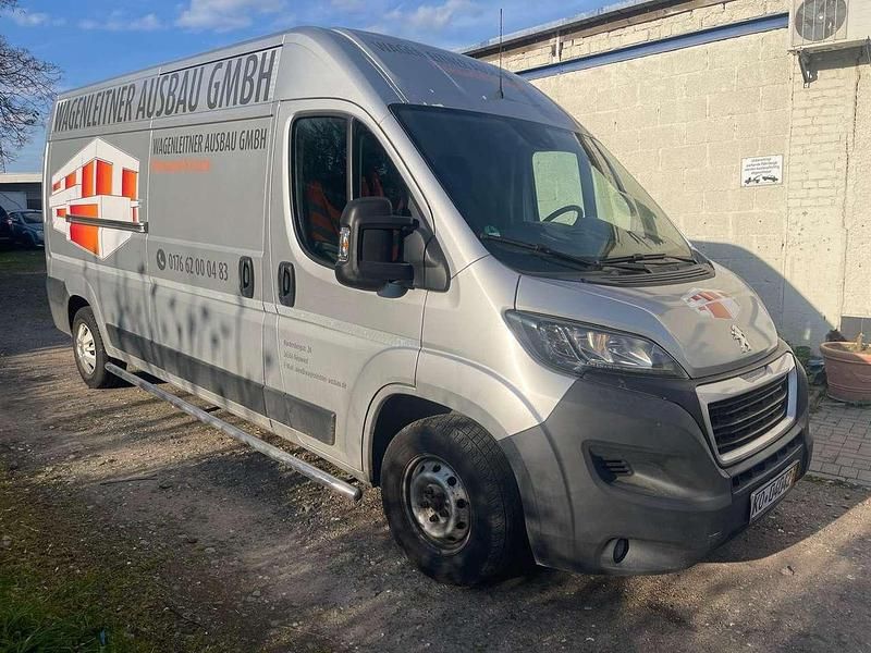 Gebraucht Peugeot Boxer Premium 163 PS (119 kW) 2019 Aluminiumgrau schutzlack Van