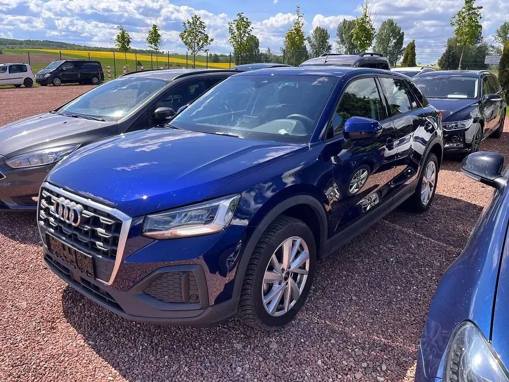 Gebraucht Audi Q2 Comfort 116 PS (85 kW) 2023 Navarrablau metallic SUV
