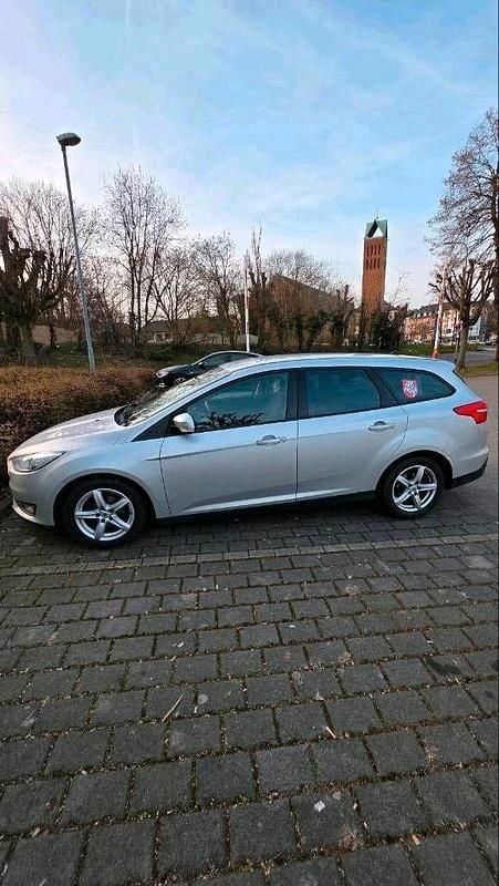 Usata Ford Focus 77 CV (56 kW) 2017 Grigio Station wagon