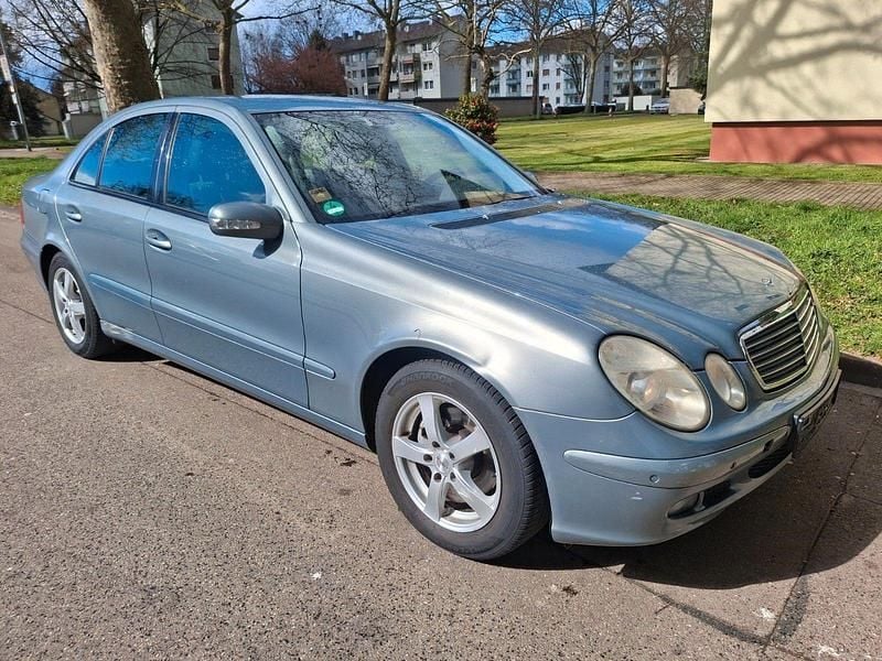 Gebraucht Mercedes E200 163 PS (119 kW) 2006 Grau Limousine