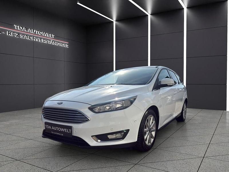 Gebraucht Ford Focus Titanium 125 PS (91 kW) 2018 Weiß Limousine