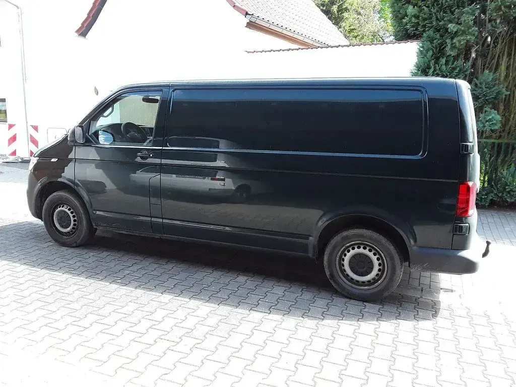 Second-hand VW Transporter 150 CP (110 kW) 2020 Verde Van