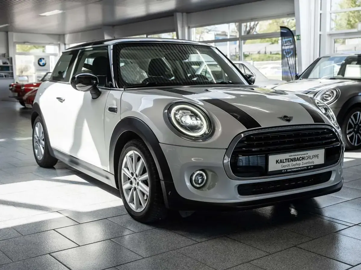 Używany Mini Cooper 136 KM (100 kW) 2019 Srebrny Hatchback