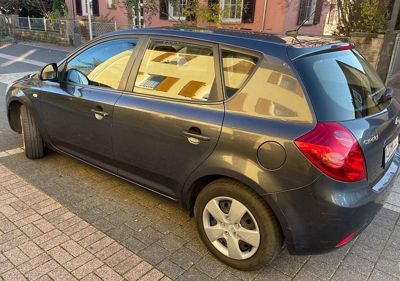 Gebraucht 2009 Kia Ceed Kleinwagen | 2.500 € (Guter Preis) - Bild 1/4