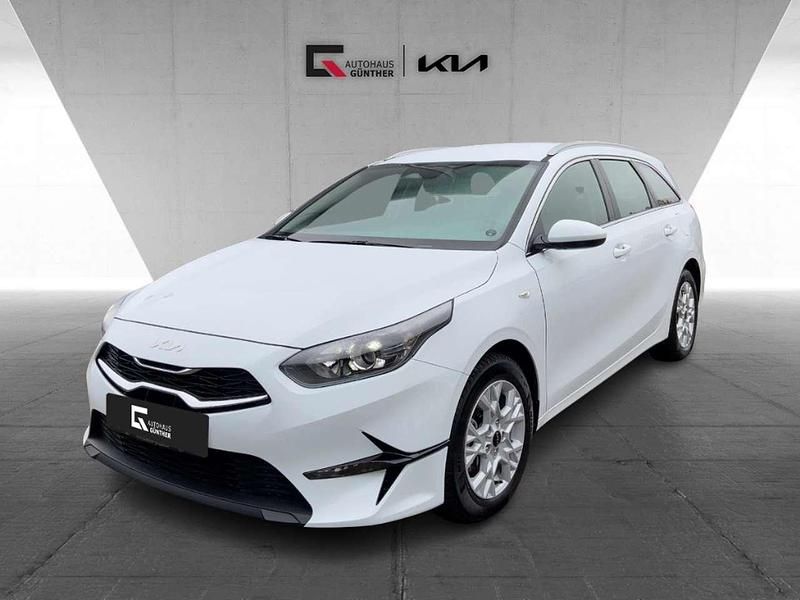 Wd) cararraweiss (weiss Gebraucht 2025 Kia Ceed Sportswagon Vision Kombi | 19.990 € (Guter Preis) - Bild 1/4