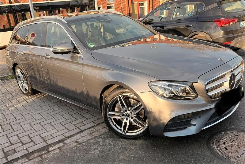 Gebraucht Mercedes E220 AMG line 194 PS (142 kW) 2017 Braun Kombi