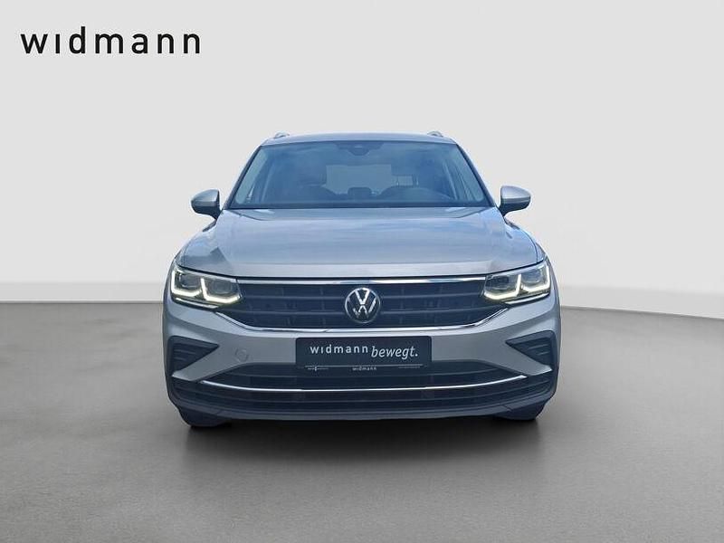 Gebraucht VW Tiguan Active 150 PS (110 kW) 2022 Silber SUV