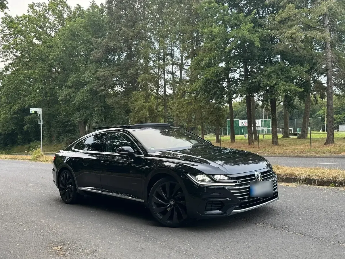 Gebraucht VW Arteon R-line 190 PS (139 kW) 2019 Schwarz Kleinwagen