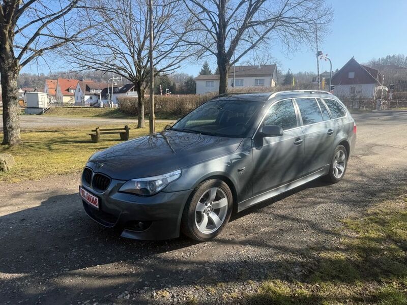 Grau Gebraucht 2006 BMW 520 Advantage Kombi | 6.990 € (Teuer) - Bild 1/4