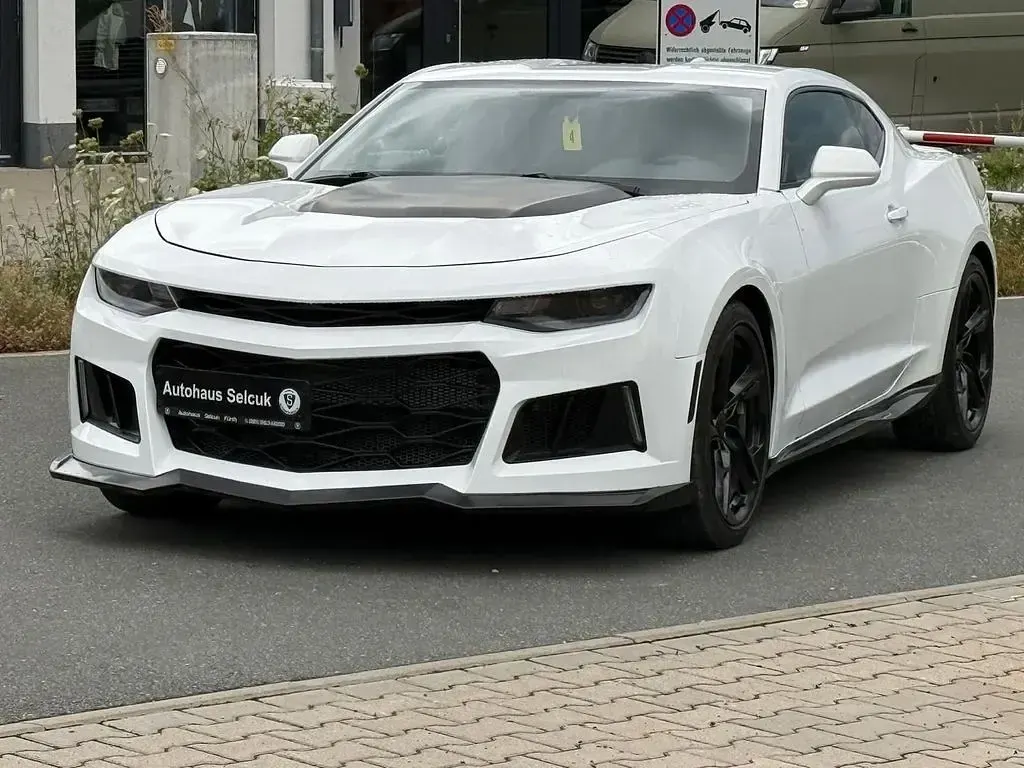 Gebraucht Chevrolet Camaro 340 PS (250 kW) 2022 Weiß Coupé