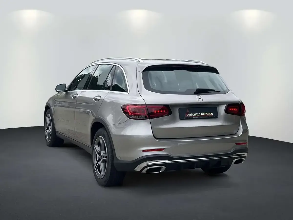 Gebraucht Mercedes GLC300 AMG 245 PS (180 kW) 2019 Mojavesilber (metallic) SUV
