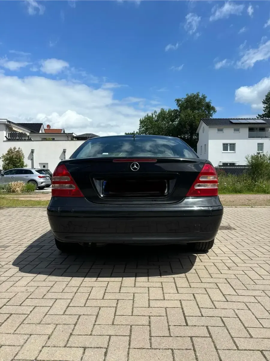 Gebraucht Mercedes C180 142 PS (104 kW) 2004 Schwarz Limousine