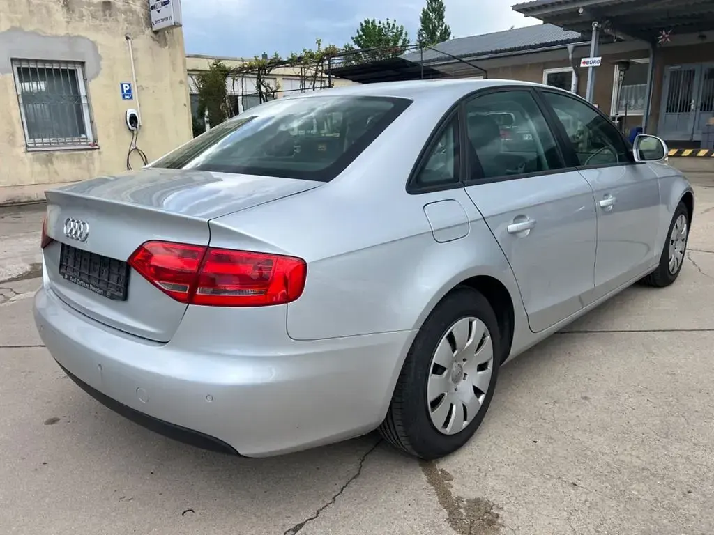 Gebraucht Audi A4 Attraction 120 PS (88 kW) 2009 Silber Limousine