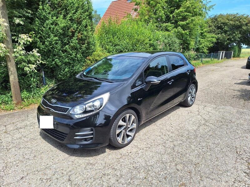 Schwarz Gebraucht 2015 Kia Rio Spirit Kleinwagen | 8.000 € (Etwas zu teuer) - Bild 1/4