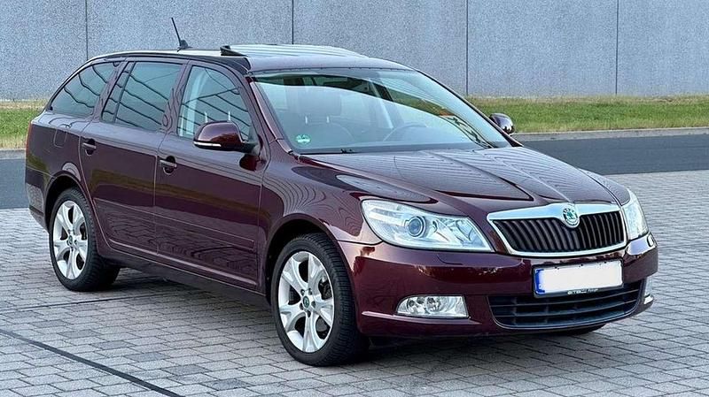 Gebraucht 2012 Skoda Octavia Elegance Kombi | 6.700 € (Superpreis) - Bild 1/4
