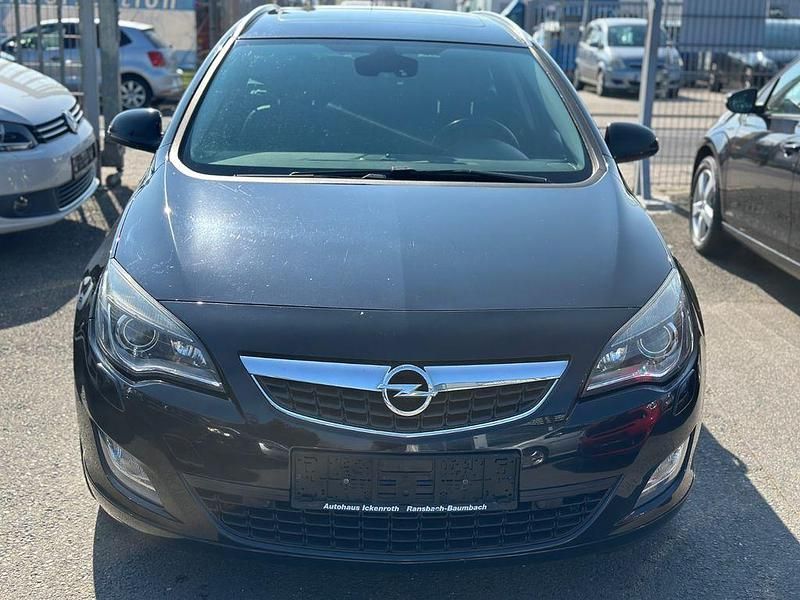 Gebraucht Opel Astra Innovation 179 PS (131 kW) 2011 Schwarz Kombi