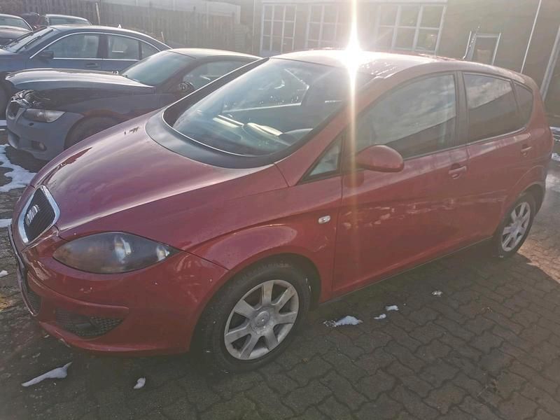 Gebraucht Seat Altea 105 PS (77 kW) 2005 Rot Van / Kleinbus