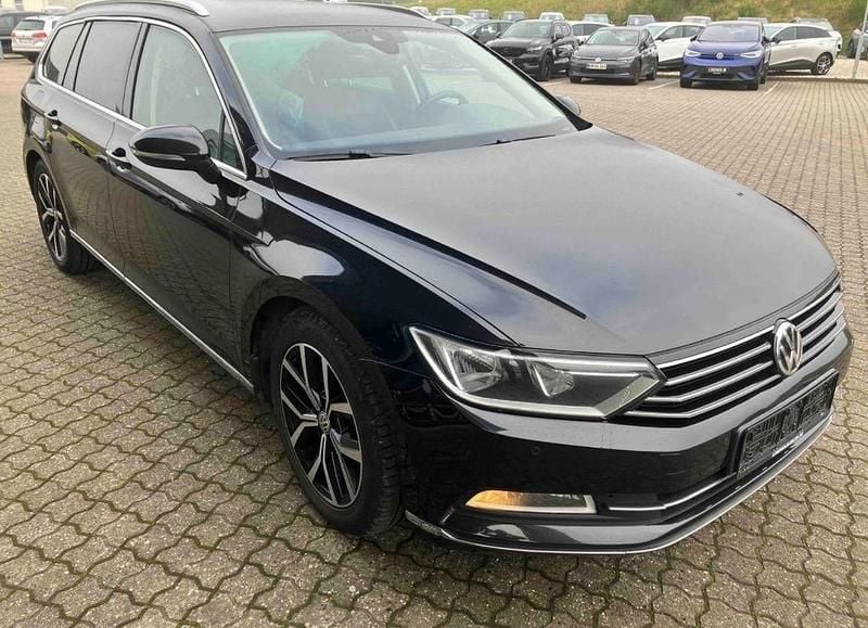 Schwarz Gebraucht 2018 VW Passat Highline Kombi | 10.500 € (Superpreis) - Bild 1/4