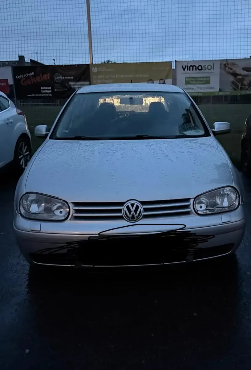 Gebraucht VW Golf IV 101 PS (74 kW) 2002 Silber Kleinwagen