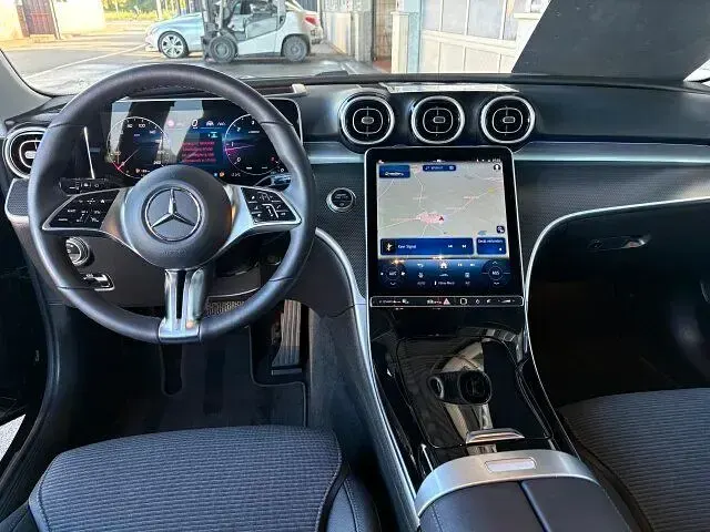 Gebraucht Mercedes C200 Avantgarde 163 PS (119 kW) 2025 Lack obsidianschwarz Kombi